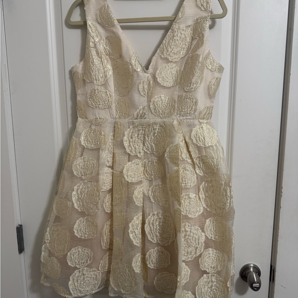 Cream Sleeveless Mini Dress with V-neckline for Cocktail